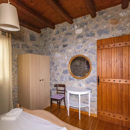 Souvala Stone House Chalet *